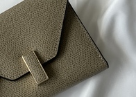ヴァレクストラ新作の「イジィデ・ミニ財布」はトレンドレスに愛せる美しさ!