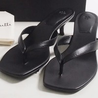 【ヘイリー・ビーバー愛用!】「Massimo Dutti(マッシモドゥッティ)」のサンダルは日本どこで買える?-話題の黒トングや人気モデル総覧♪