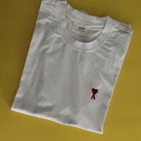 【AMI PARISのTシャツ、どれを選ぶ?】BUYMAで売れてる人気モデル&サイズ感を比較!