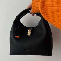 SNS話題の『Charles&Keith』バッグまとめ!