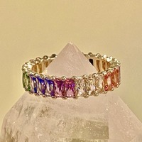【推し活×スワロフスキー!】担当カラーのクリスタルで、毎日の生活に“推し”の輝きを取り入れるテクニック♡