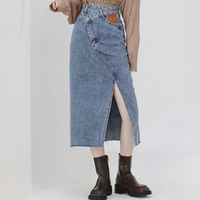 最新の6つのデニムトレンドで、いつものシンプルな服も新鮮に!