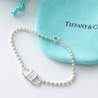 【Tiffany & Co.アクセサリー選び方辞典】予算別・一生ものブレスレット8選!