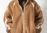 UGGの「もこもこフリース」がトラックジャケット風でかわいい!