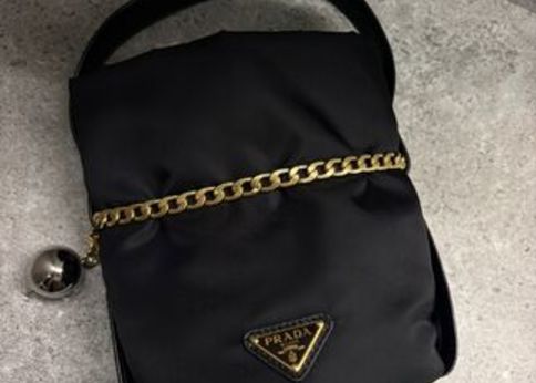 ランキング-【購入レビュー】PRADA「ナイロンバケットバッグ」魅力を徹底解説!-10万円台で叶う小洒落バッグ