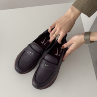 レディースのおしゃれな「スニーカーローファー」人気ブランド・モデル総覧!-厚底タイプも厳選!
