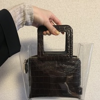 【ベラ&アレクサも愛用中】PCが入るのに、この洒落感。STAUD「Maude」バッグをサイズ・型別に比較