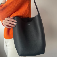 軽くてA4収納も!おしゃれな「レディース通勤バッグ」人気46選&おすすめブランド総覧!