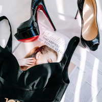 【2022年新作】女性の憧れ♡Christian Louboutin(クリスチャンルブタン)靴・ヒールはなぜ脚がキレイに見えるのか?