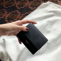 ミニ財布の不満を解消してくれる【#小さすぎない財布】は今最も使い勝手のいいお財布でした!