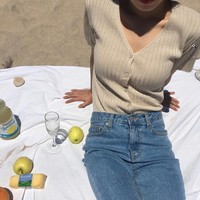 【男のホンネ聞いてみた】”勝負の日”男ウケを狙うなら「×オフショル、◯Vネック」で挑むべき!