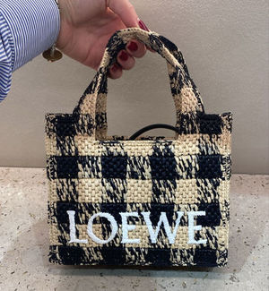 LOEWE フォントトートミニ(ナチュラル/ブラック)