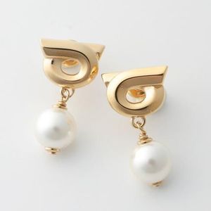 SALVATORE FERRAGAMO ピアス 76 0780 パール