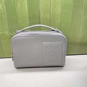 LOEWE☆クロスボディカメラバッグミニ シェルグレー