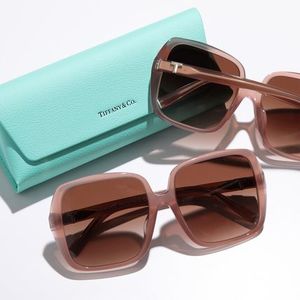 Tiffany&Co. サングラス TF4211-D スクエア型 ビッグフレーム