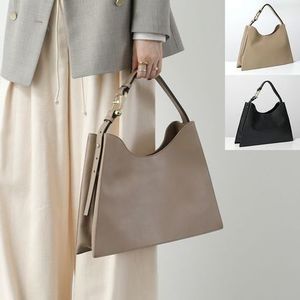 Furla トートバッグ NUVOLA L HOBO レザー ハンドバッグ