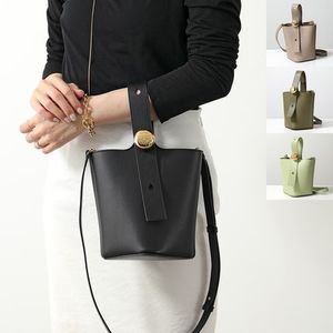 LOEWE ハンドバッグ PEBBLE BUCKET MINI AANBBBMX01