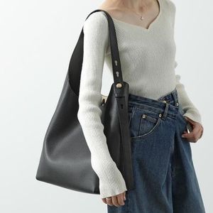 TORY BURCH トートバッグ ROMY HOBE BAG ロミー 170964