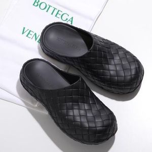 BOTTEGA VENETA サンダル 741339 V11T0 イントレチャート