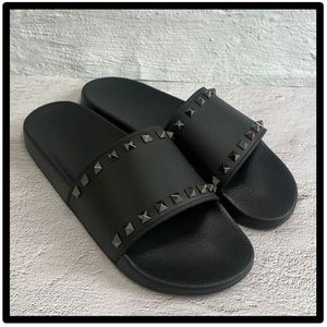 ★関税込★VALENTINO★ロックスタッズ ラバー スライドサンダル