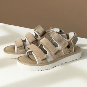 国内発送 UGG アグ サンダル Goldencoast Multistrap 1153095