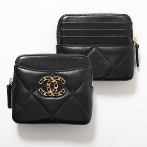 CHANEL フラグメントケース CHANEL19 AP2086 B04852