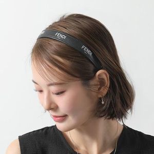 FENDI カチューシャ FXQ978 ANDR ラムレザー ロゴ