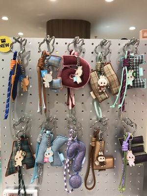 POP MART LABUBU アルファベットキーチェーン ランダム