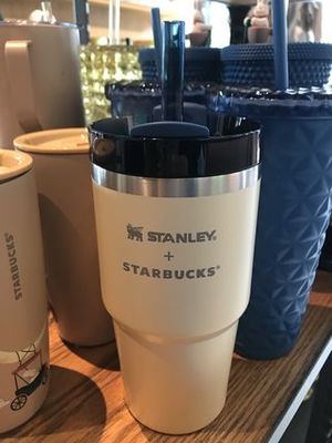 スタバ×スタンレー タンブラー