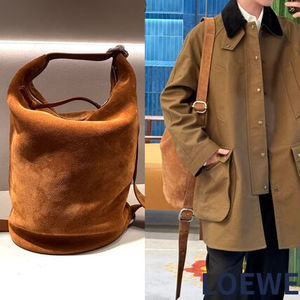 軽量で持ち運び便利《LOEWE》ミディアム ループ バケット