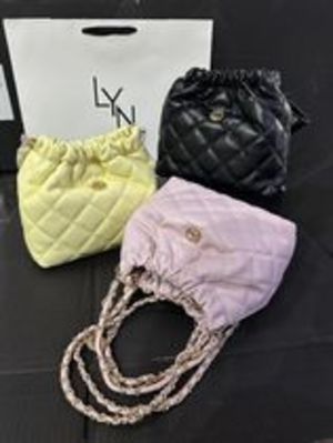 LYN ロゴ チェーンショルダーバッグ ホーボーバッグ 巾着型