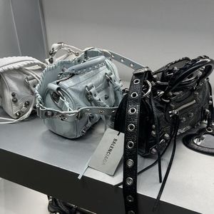 【バレンシアガ】人気!セール LE CAGOLE ミニ ダッフルバッグ