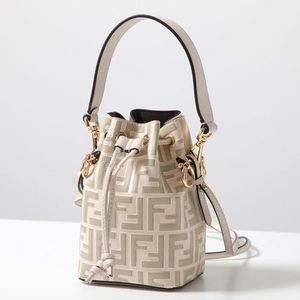 FENDI ショルダーバッグ MINI MON TRESOR 8BS010 A659