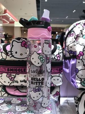 サンリオ キティ×smiggle  ストロー付きウォーターボトル