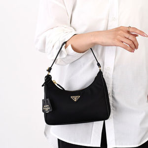 【国内即発】PRADA Re-Edition 2005 Re-Nylon ミニバッグ