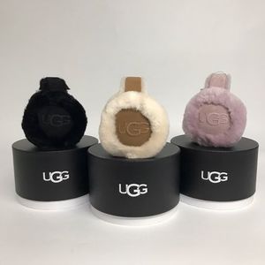 UGG(アグ)★暖かい♪ 刺繍ロゴイヤマフ