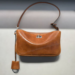 限定!BALENCIAGA RODEO スリングポシェット