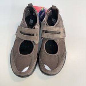 【New Balance】冬バージョン Breeze SD2203 メリージェーン