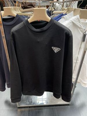 最安値!☆100%本物保証☆PRADA  三角ロゴ スウェットシャツ 2色