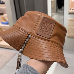 LOEWE(ロエベ)レザーフィッシャーマンハット