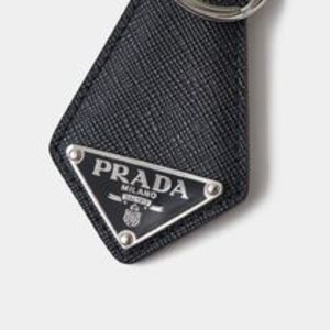 最安値挑戦中★PRADA★サフィアーノレザー キーリング☆