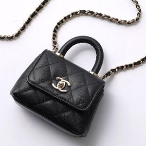 CHANEL ショルダーバッグ マイクロ ココハンドル AP4245 B05061