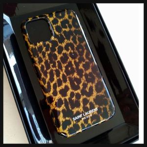 【Saint Laurent】新作! 直営/正規店 iPhone12 2サイズ ヒョウ