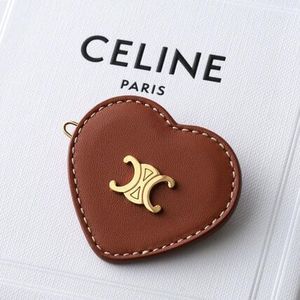 CELINE ヘアクリップ 461OI3BCF トリオンフ
