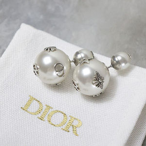 Dior ディオール ピアス アクセサリー 両耳用 CDシグネチャー