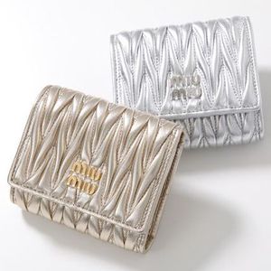MIUMIU 三つ折り財布 MATELASSE 5MH033 AFPP