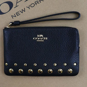 即発 COACH Corner Zip Wristlet コーナージップリストレット