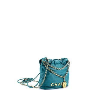 【在庫手元】シャネル 22 ホーボー ミニ カーフ