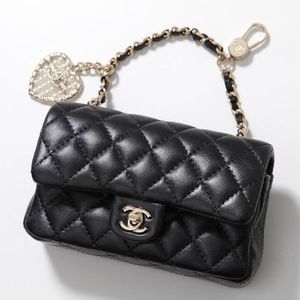 CHANEL ミニバッグ クラシック MATELASSE AP4760 B21221