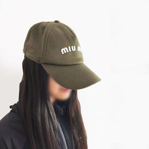 【直営店買付】MIU MIU ベースボールキャップ